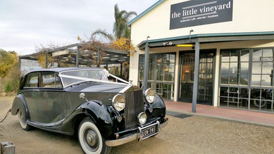 images/gallery/1949-Rolls-Royce-Wraith-at-The-Little-Vineyard-James.jpg