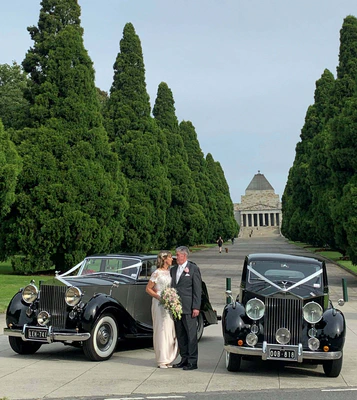 images/gallery/1949-Rolls-Royce-Wraith-and-1947-Rolls-Royce-Wraith-David-and-Jennifer.jpg